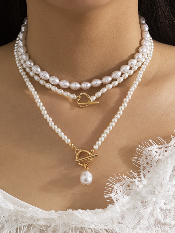 Baroque pearl necklace