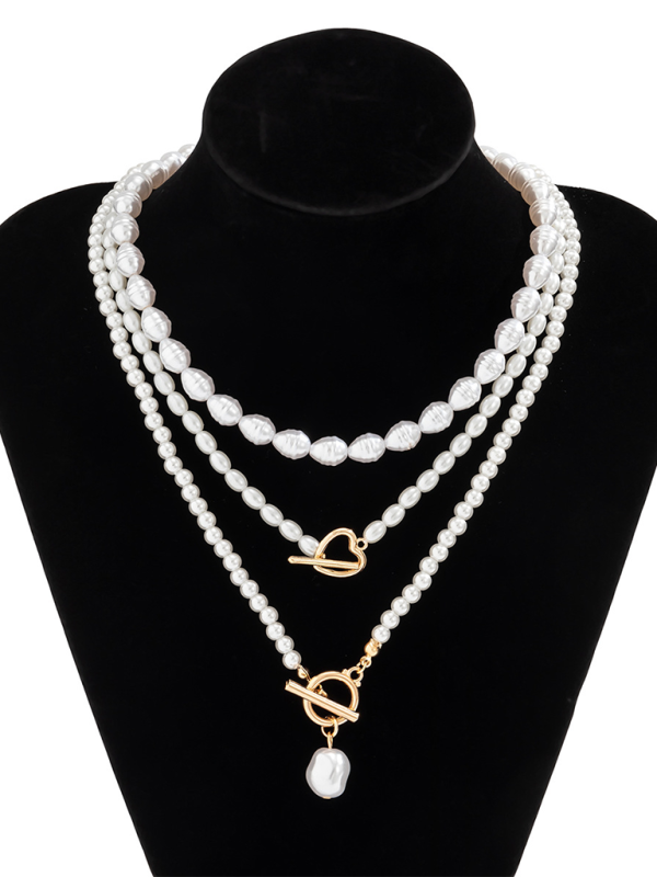 Baroque pearl necklace