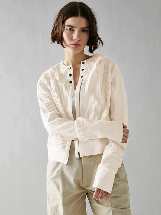 Lightweight woven jacket with slant pockets