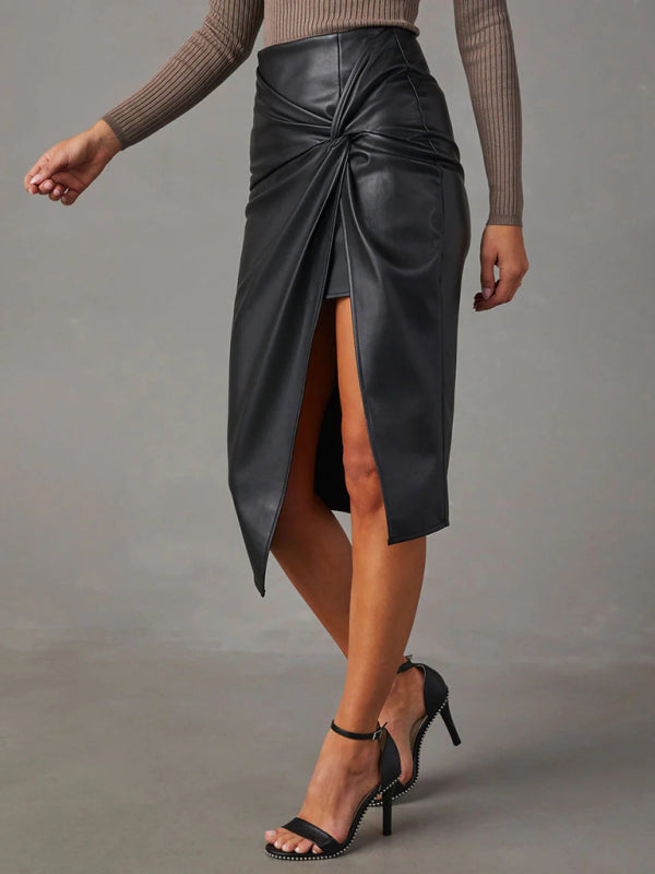 Mid-length leather skirt with a slit