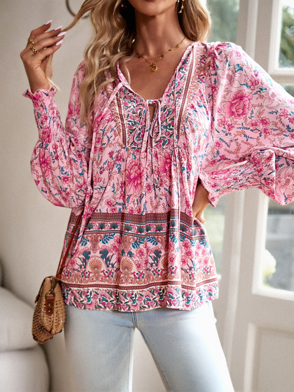 Pretty V-neck long-sleeved top